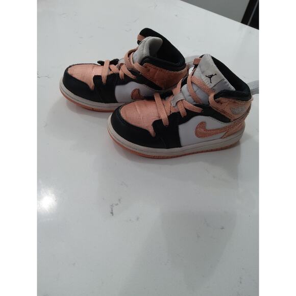 Nike Air Jordan Retro 1 mid light matter athletic size 8 kids Outdoor - Picture 6 of 8